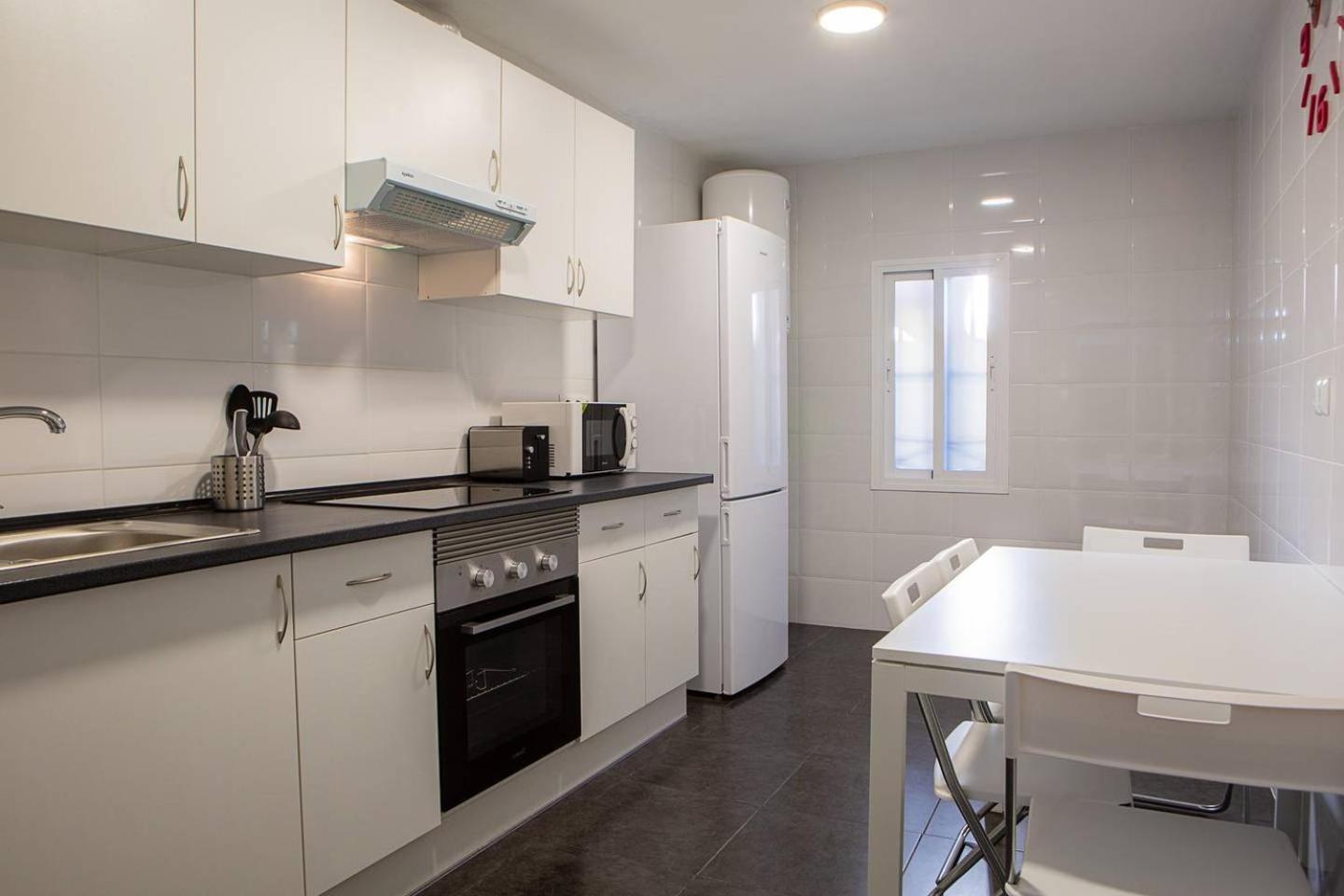 Lovely 3 Bedroom Apartment Next To Fuencarral Мадрид Екстериор снимка
