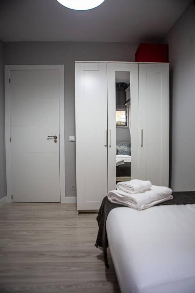 Lovely 3 Bedroom Apartment Next To Fuencarral Мадрид Екстериор снимка