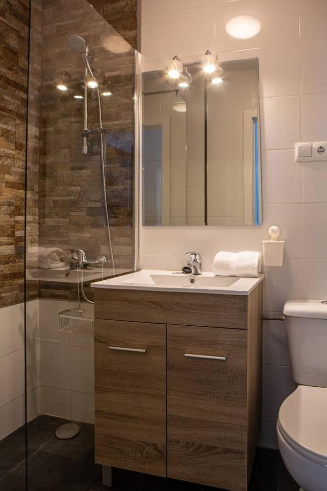 Lovely 3 Bedroom Apartment Next To Fuencarral Мадрид Екстериор снимка