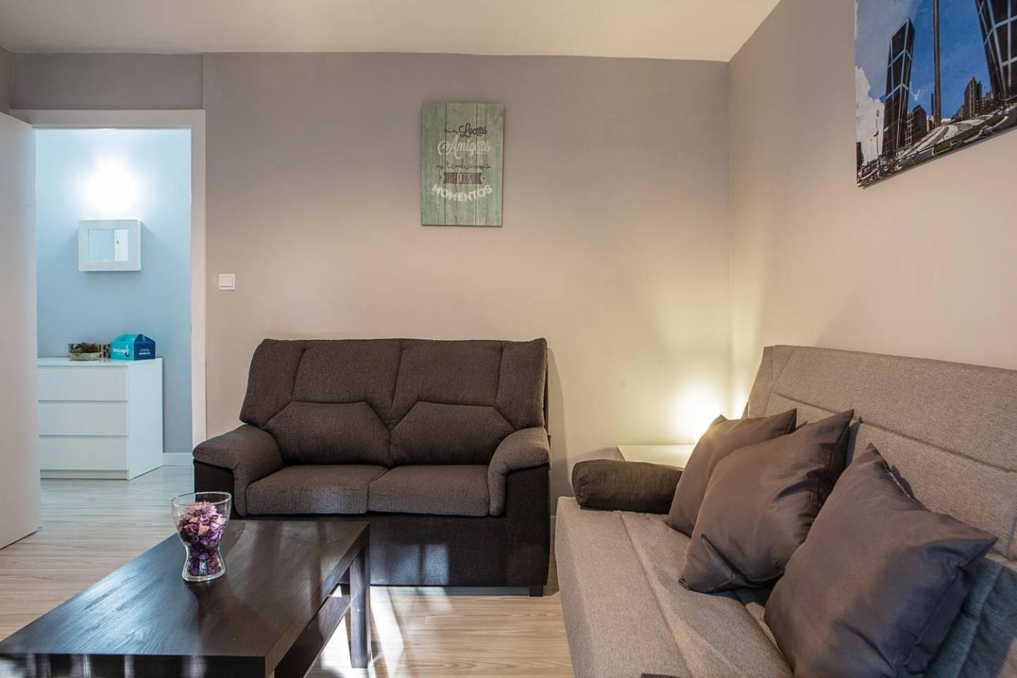Lovely 3 Bedroom Apartment Next To Fuencarral Мадрид Екстериор снимка