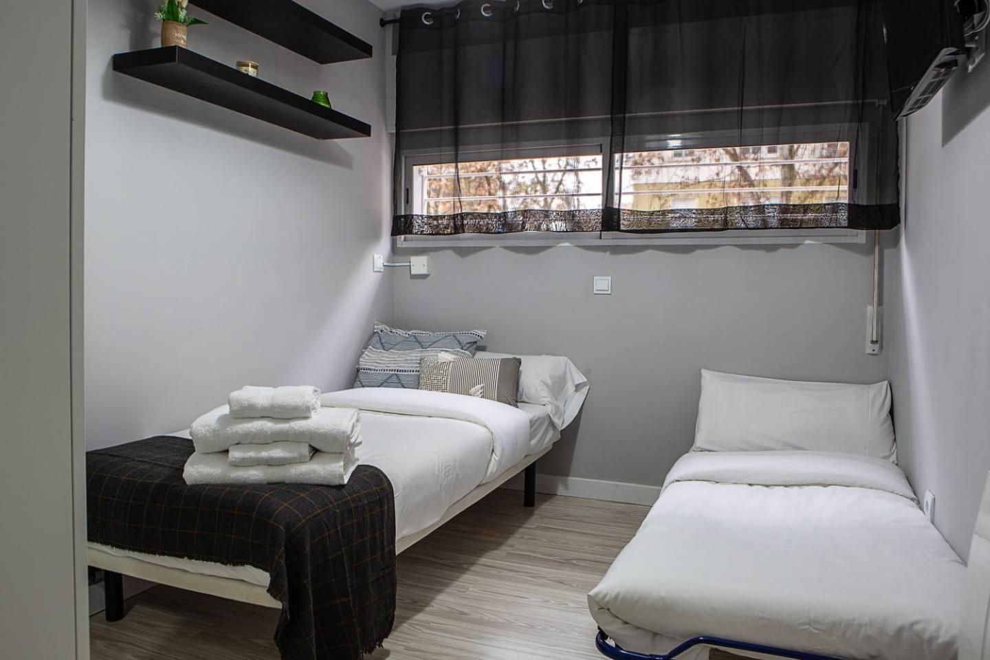 Lovely 3 Bedroom Apartment Next To Fuencarral Мадрид Екстериор снимка