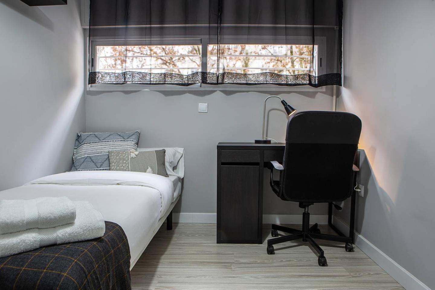 Lovely 3 Bedroom Apartment Next To Fuencarral Мадрид Екстериор снимка